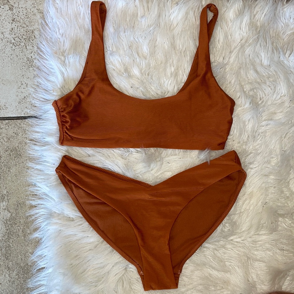 BURNT ORANGE